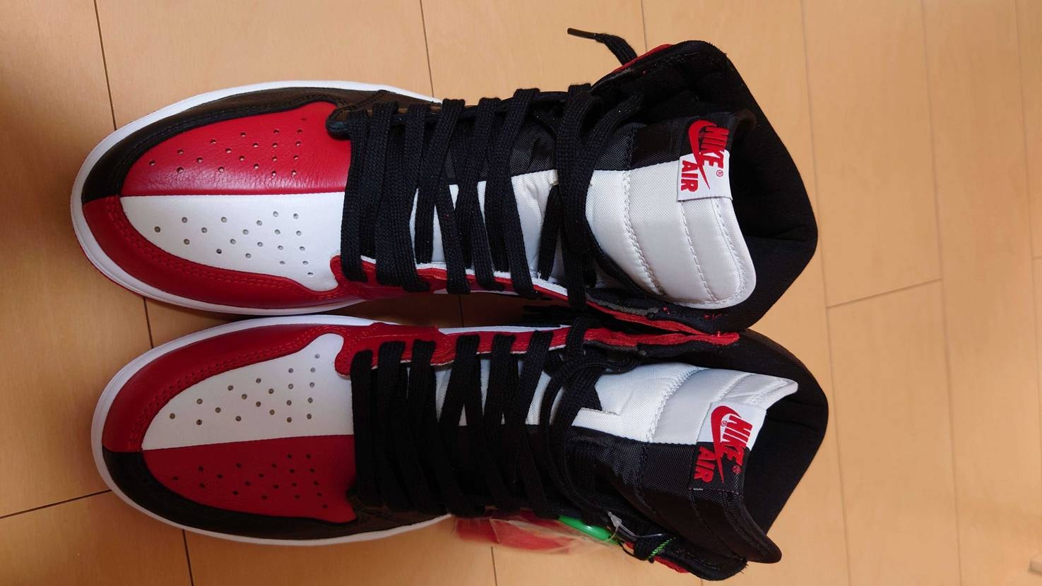 AJ1 homage to home中古欄に出品しました。