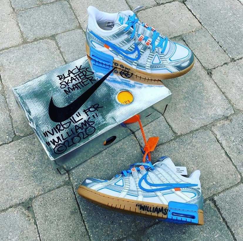 このダサい感じ嫌いじゃない

早く抽選こないかな〜