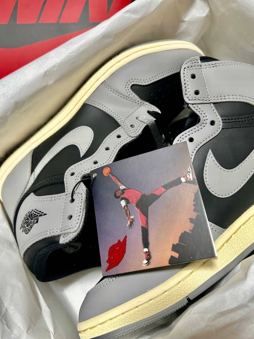 2025ももうすぐおわり！みなさんの今年ベストバイ スニーカー教えて！ちなみに俺