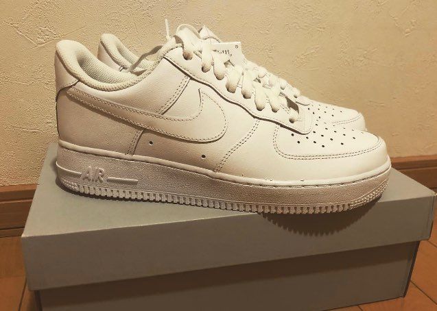 AF1-White買った！
どんな服装に合うのかな？？