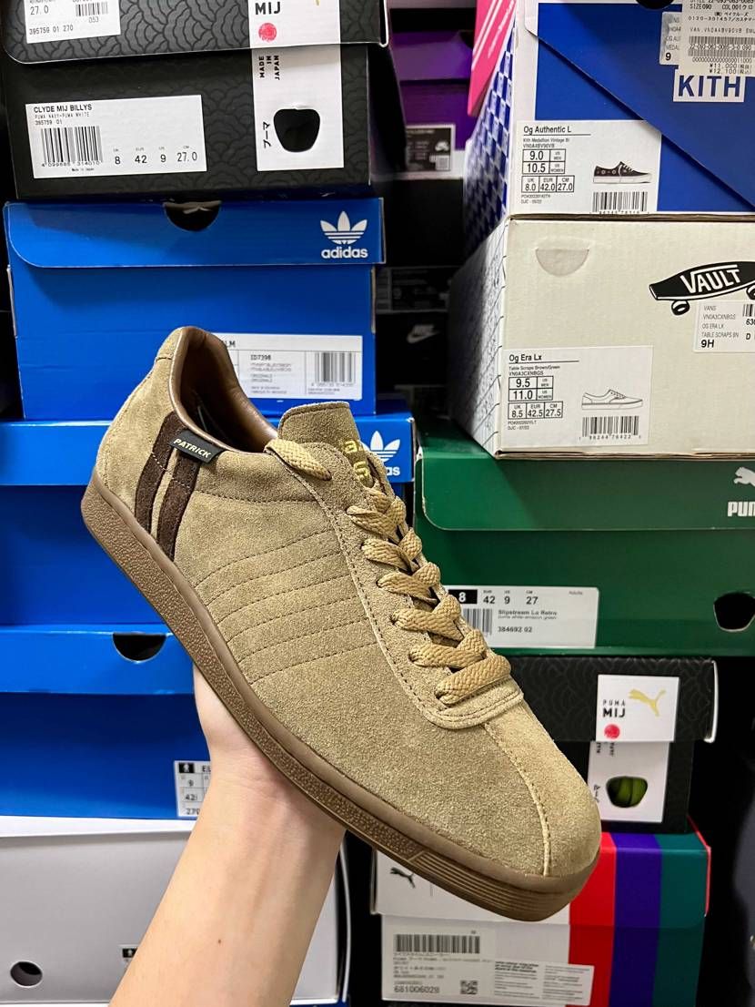 .
.
.
👟JS-COTTAGE

渋い！初パトリックしっとり柔らか