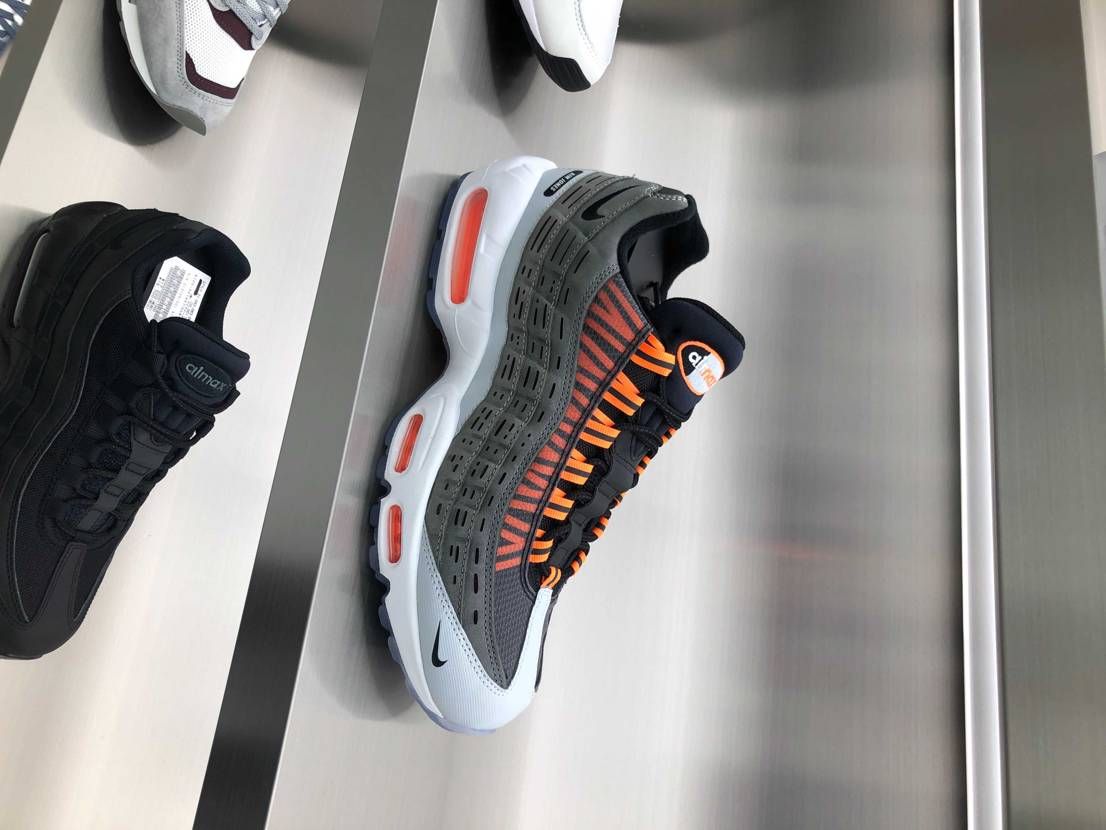 キスにてマイサイ発見。
実物かっこいいな。。高いけど。。
ちょっと悩む。