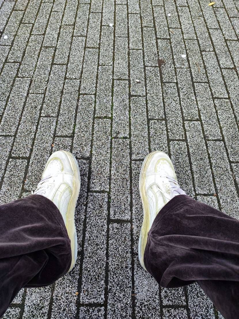 今日の足元はbeams別注のスリップストリーム、汚し加工がしてあるので雨予報の日