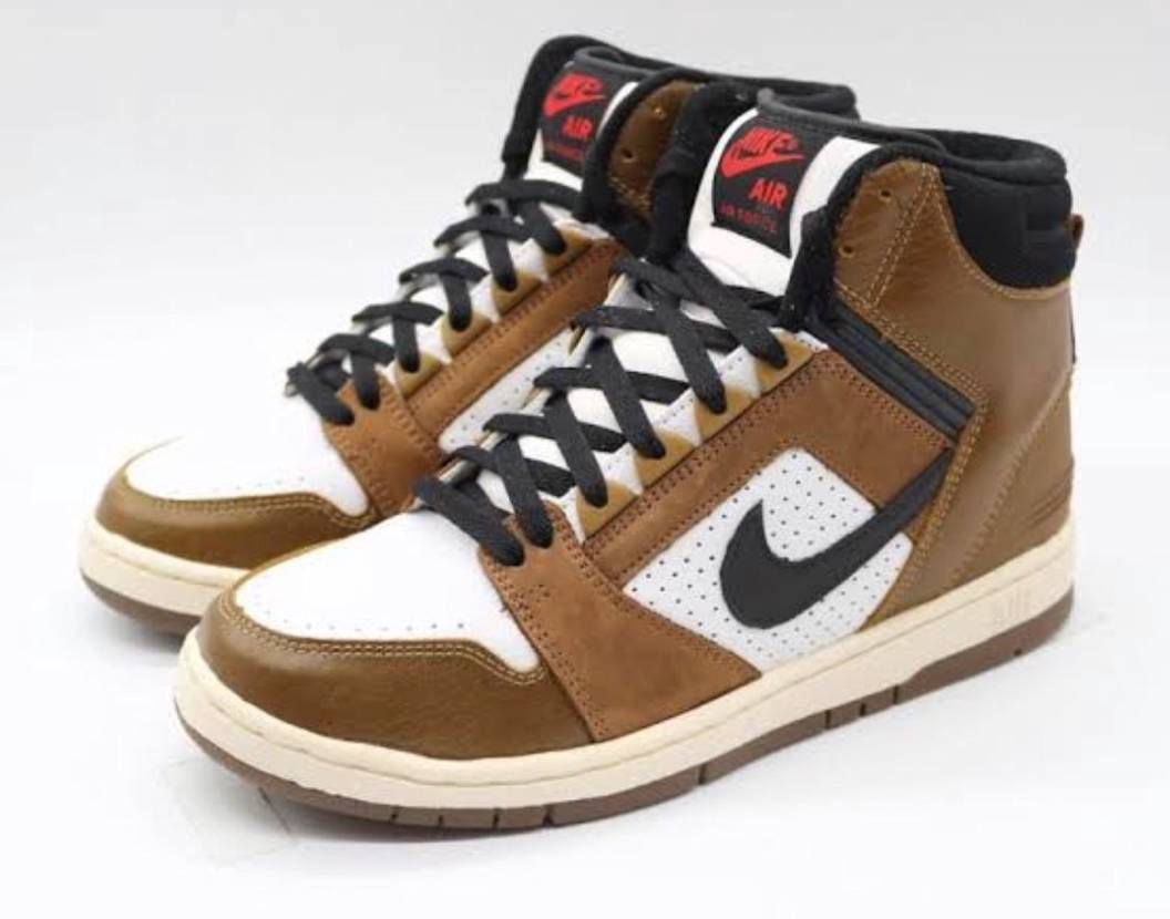 ココは9割以上NIKEコミュニティで、今日の大型コラボやハイプなダンクSB等が注