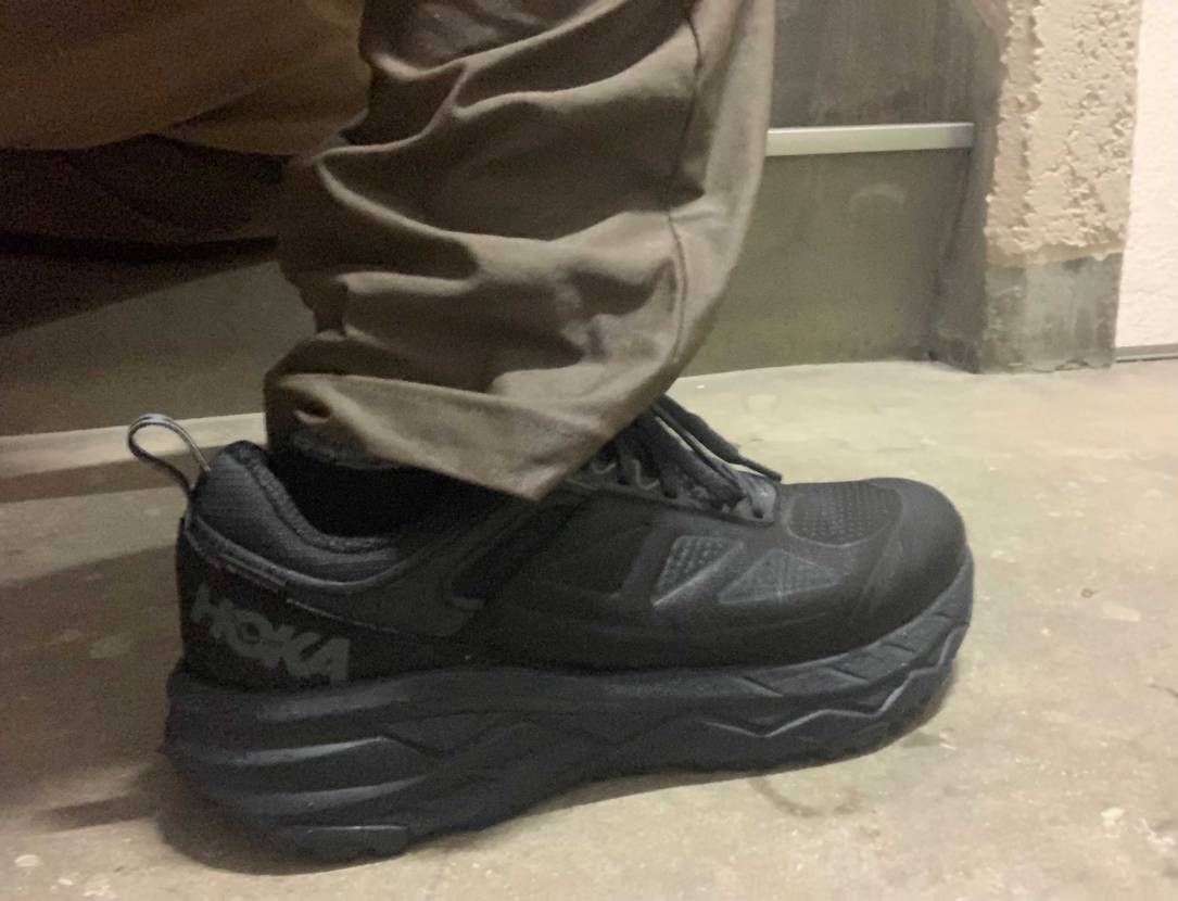 急な雷雨に見舞われ、パンツの裾はビショビショですが、靴下は湿った程度で済みました