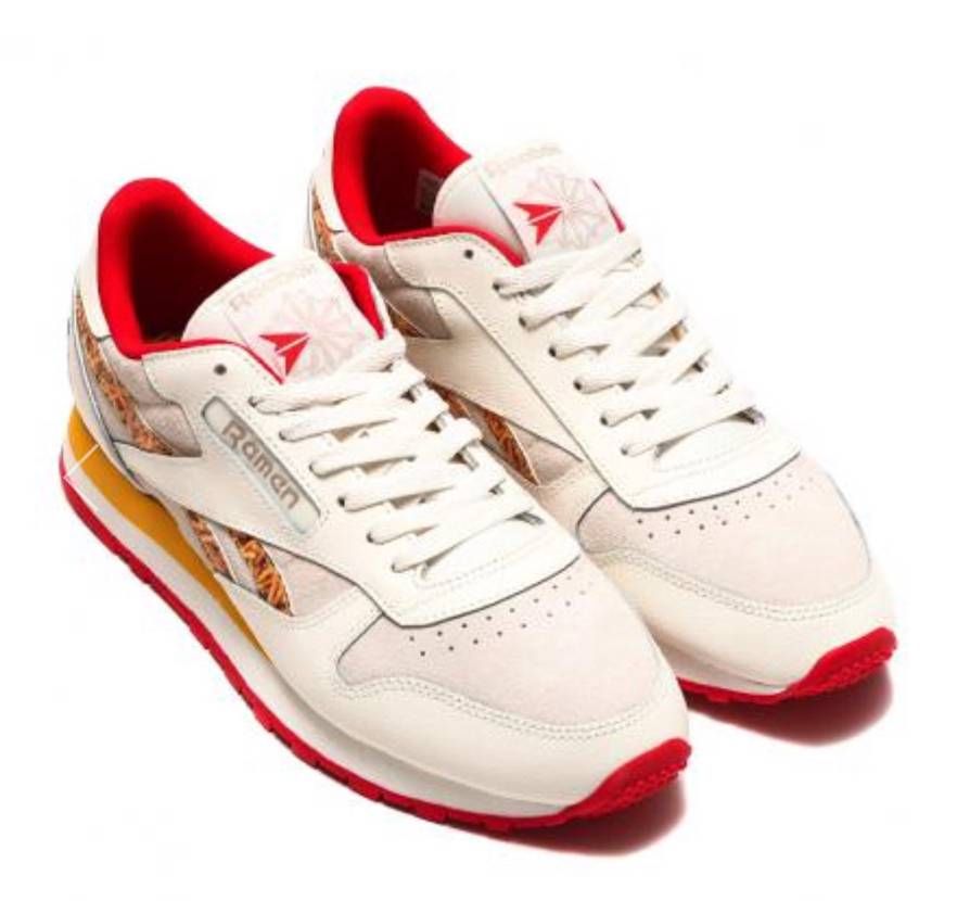 遊び心満載
サイドパネルで魅せてくれるね、リーボック🍜
