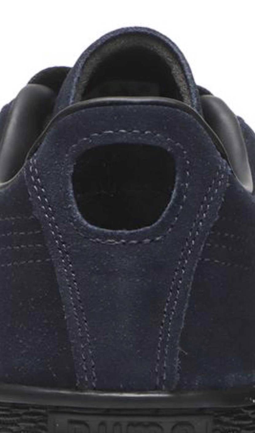 FOTはブランク？
ちょっち分かりにくいが、例のテキストが同色のエンボスで刻印