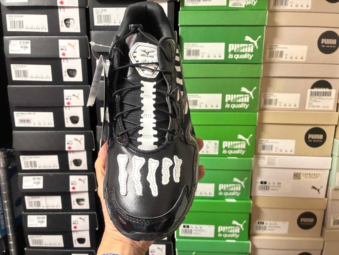 名機WR10に、このくらい振り切ったデザインをオン

骨