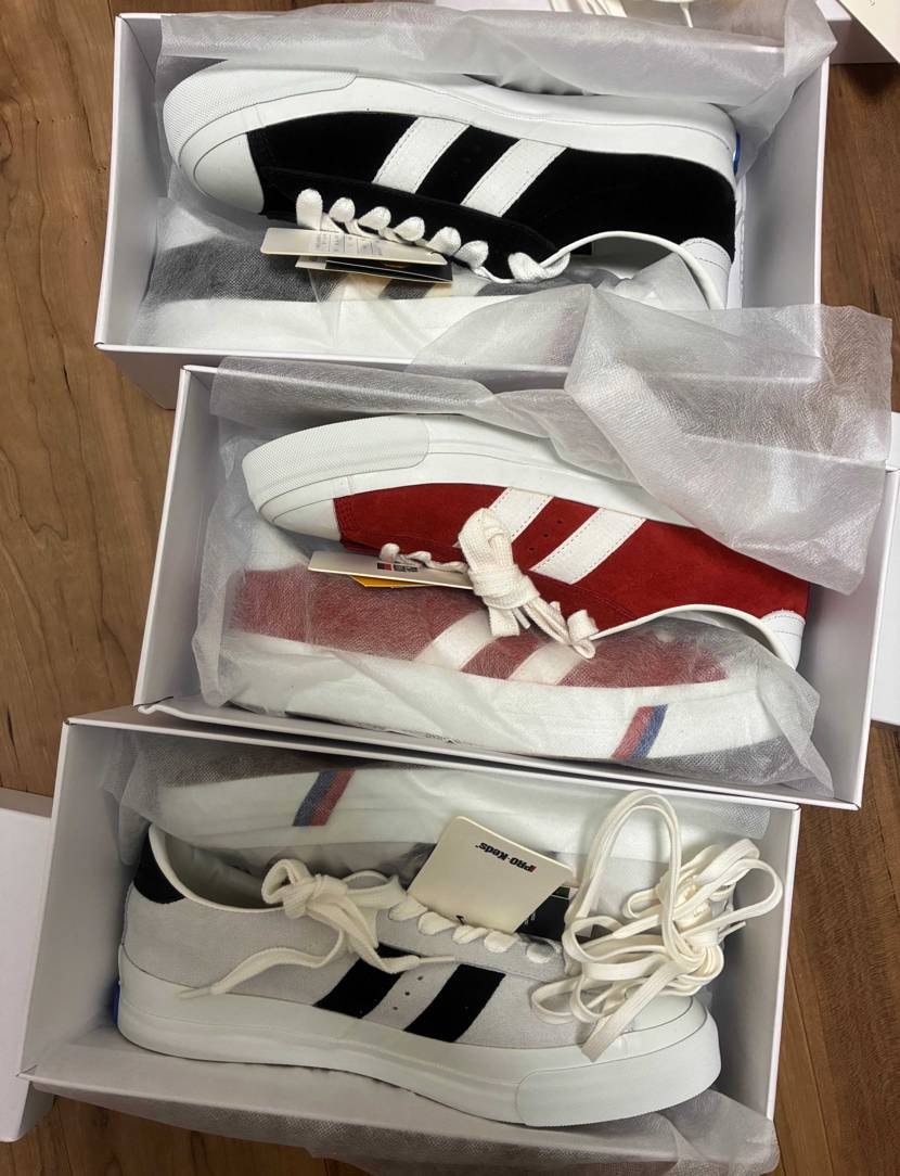 追加いっちゃった
黒は2足目で保管用
毎年のことだが11