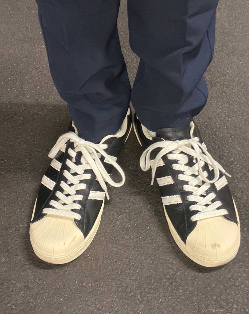 仕事で履いたら…

気付かないうちにソッコー汚れるの図
(事務) 

