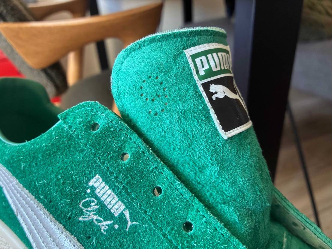 【タンタグ脇とカラー名とラベルの話】

タンタグ脇のパンチング表記に萌える