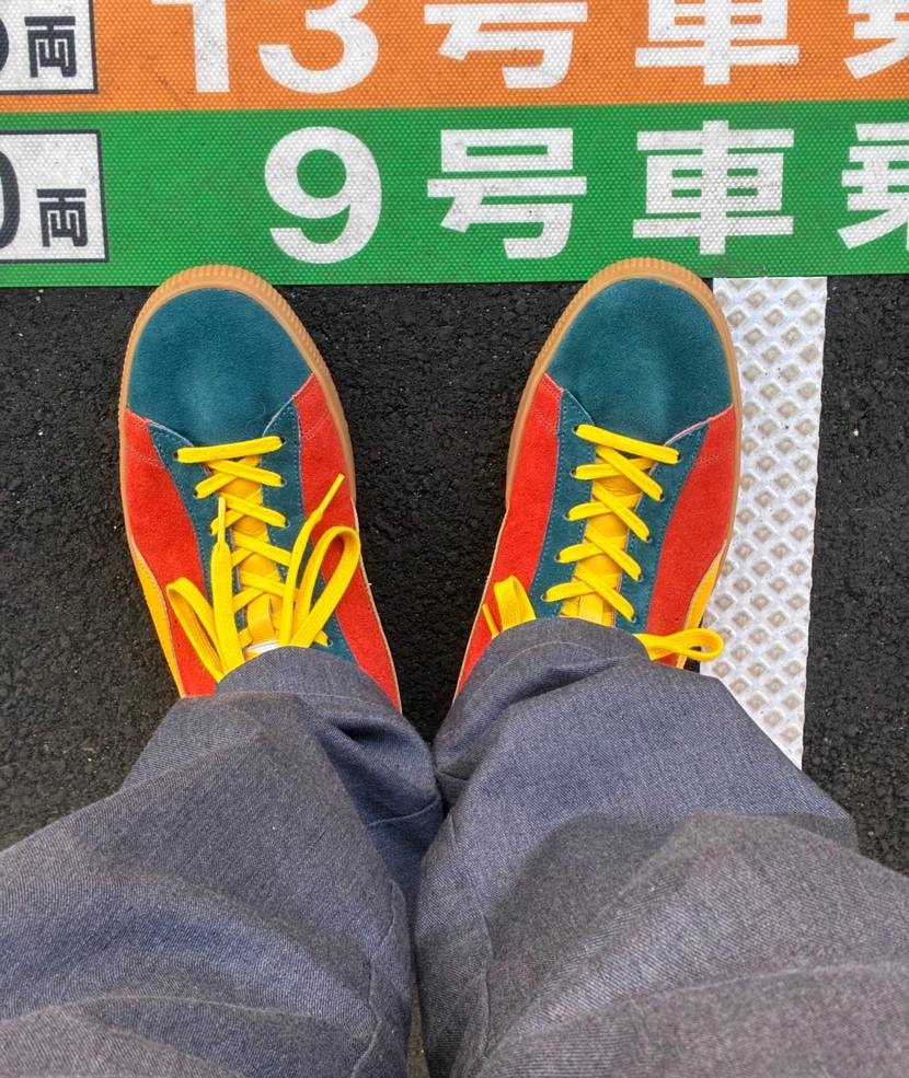 今日スニ

配色と発色が超ド級

いわゆるマルチカラーを纏ったスニは数あ