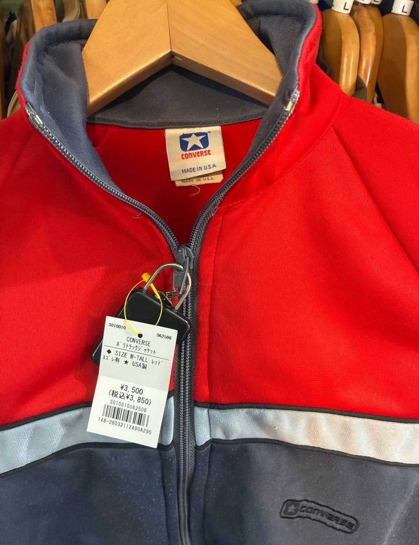 今日スニ

あまり見かけないコンバース米製ジャージ
