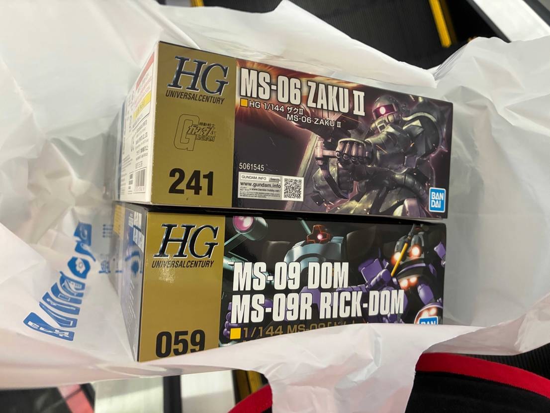 今日スニ

4億年ぶりくらいに履いた feat.ディッキ