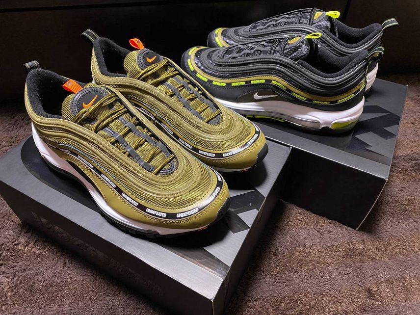 マイサイ抽選で2足ともゲトれた2020年最後の一足👟
定価割れとか全く気にし
