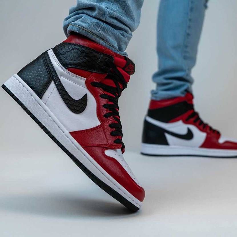 AJ1のウィメンズを男性が履きたい時何サイズ上げて履けばいいですか？？？
横幅