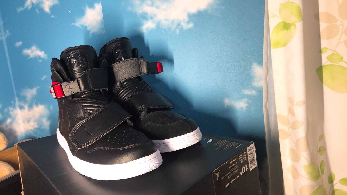 お気に入りのAIR JORDAN 1 MOTO 🔥
早くバイクの免許が取りたい