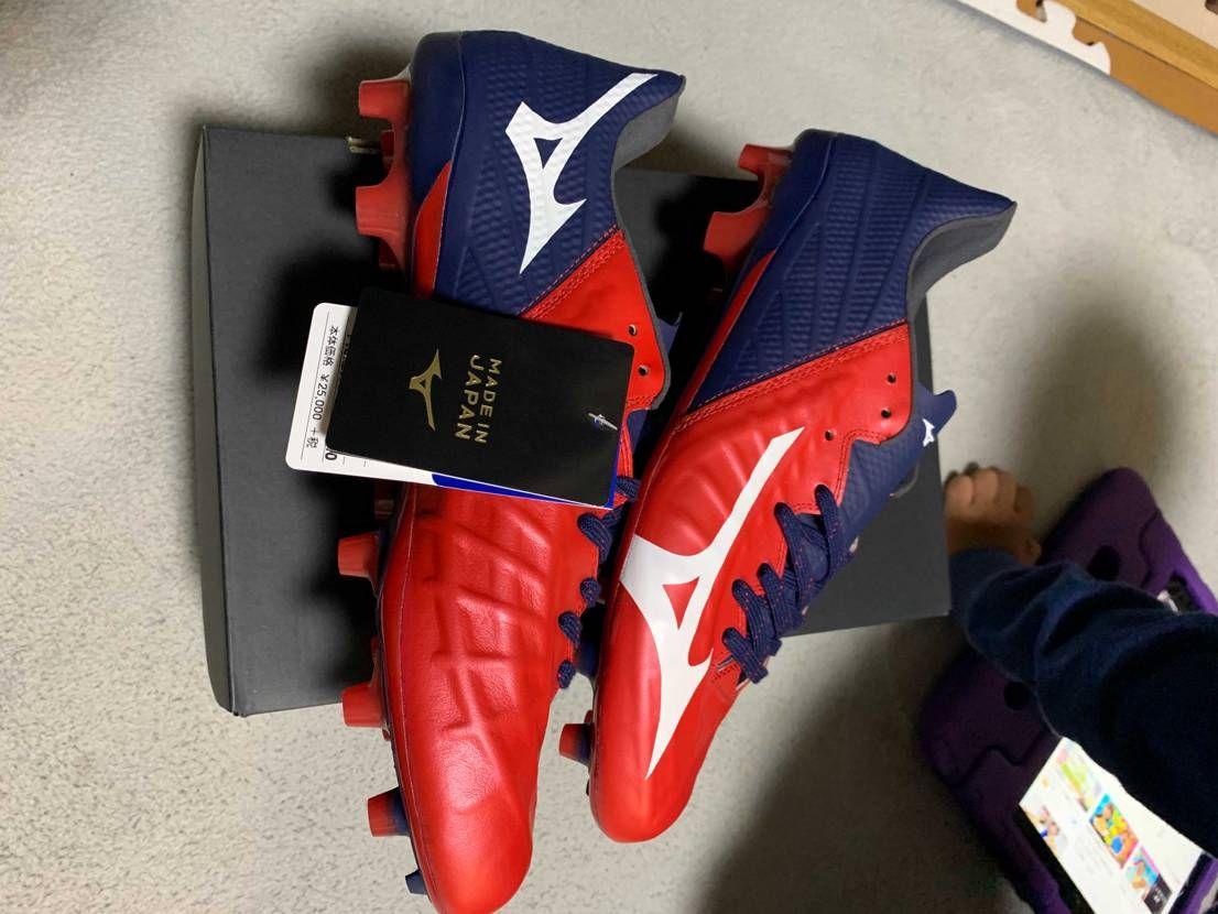 スニーカーではないですが
約10年ぶりにスパイク購入😍
MADE IN JA