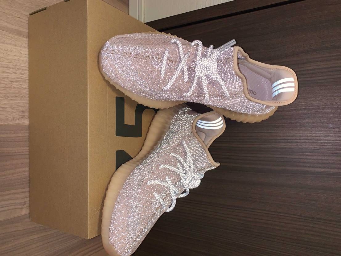 Yeezy 350 V2 シンセ・リフレクティブ🔥
Stockxから買っ