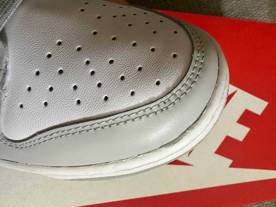 初めてNikeクオリティ引いたんですけど
流石に酷すぎる笑