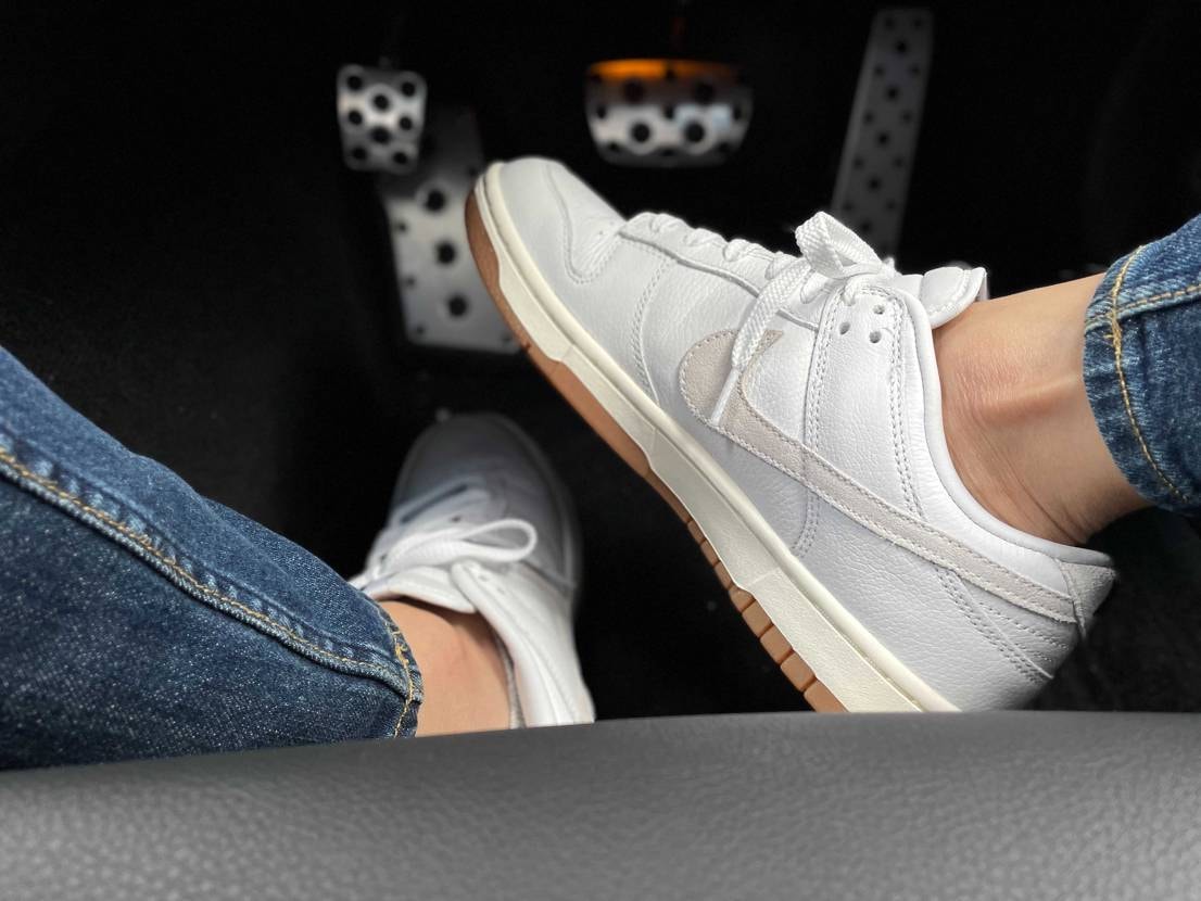 通勤用のバイユーダンク。厚底じゃないから運転もしやすいです😊エアフォース1に履き