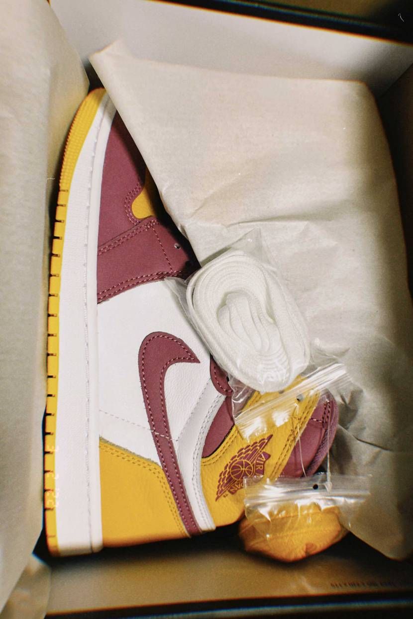 かっこいいけど、スニーカーズから何故か二つ届いた。