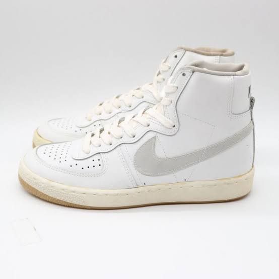 ※拾い画

今期はレジェンドの復刻まで繋いで欲しいなぁ
ブレーザー→レジェ