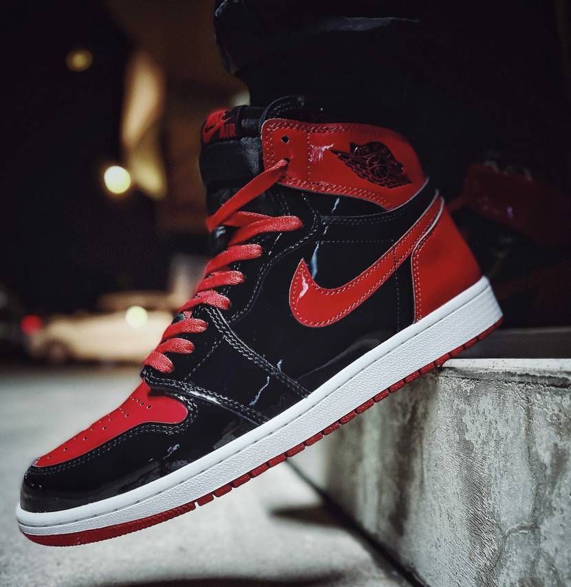 スニーカーが欲しくなる
↓
流行ってるヤツを調べてみる