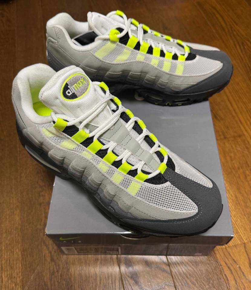 正直ピンクフォームの方が惹かれてたけど手に取ってみるとこれは熱狂になるのも納得の