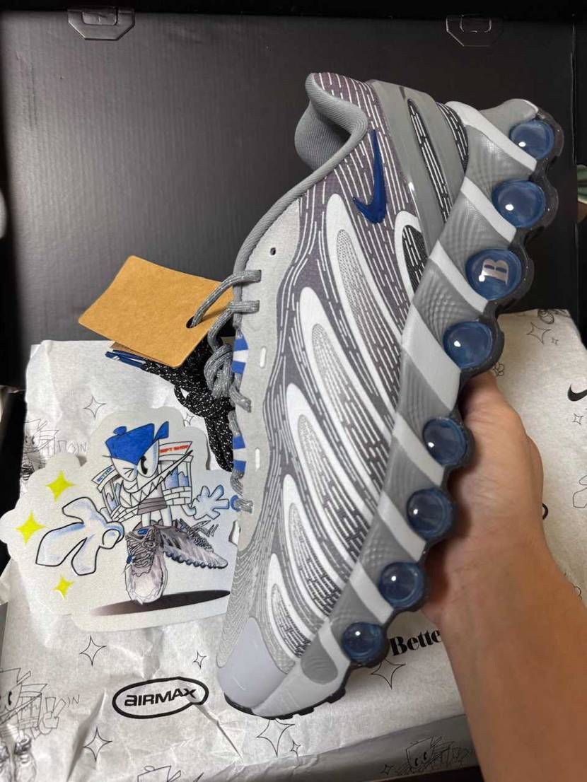 ぬいぐるみはなかったけどステッカー入ってて嬉しい
タンだけかと思ってたホログラ