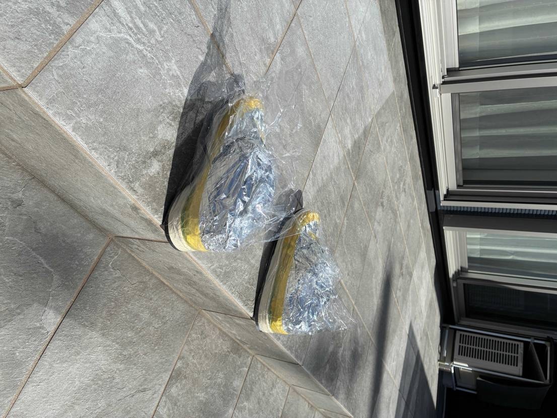 重い腰を上げて朝からバイオレットブライトでソールの黄ばみ取り