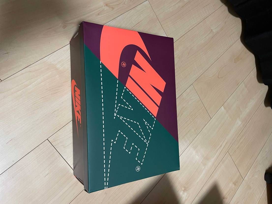 先程届きましたー！
箱可愛いし、履き心地もよろしいですよ😊