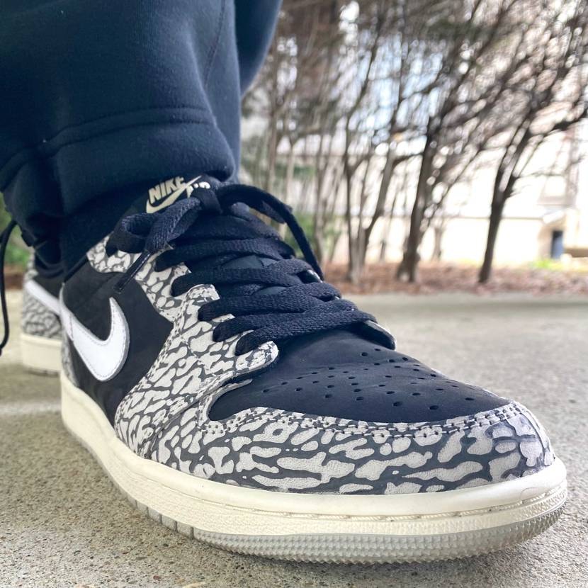 本日はAirJordan 1 Low/Black Cemen