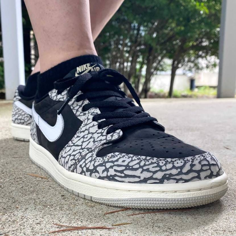 本日はAirJordan 1 Low/Black Cemen