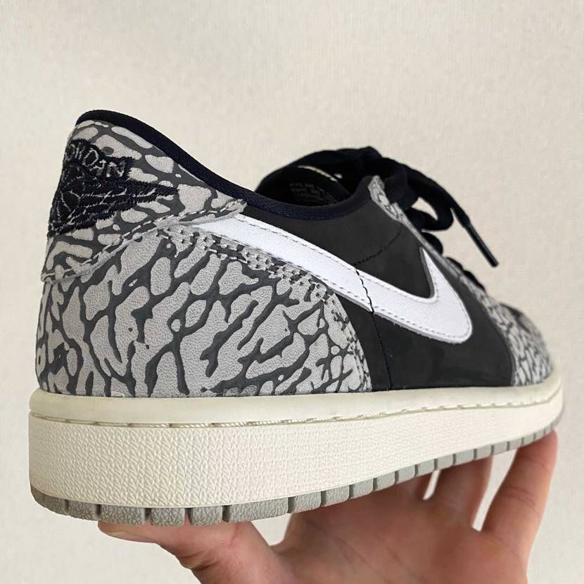 本日はAirJordan 1 Low/Black Cemen
