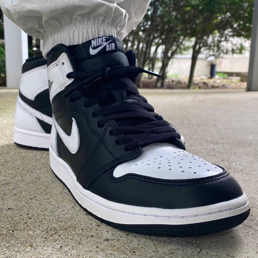 本日はAirJordan 1/Reverse Pandaでお