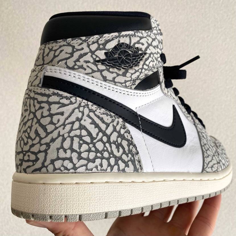 本日はAirJordan 1/White Cementでお出