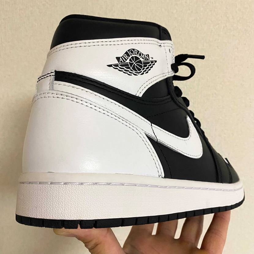 本日はAirJordan 1/Reverse Pandaでお