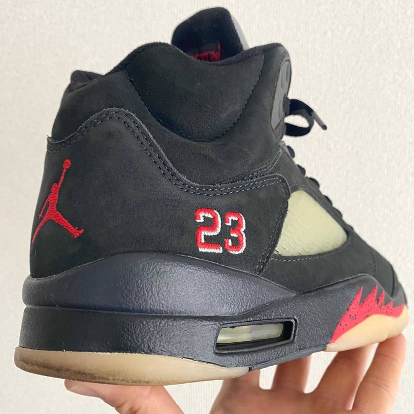 本日はWomen's AirJordan 5/GORE-TE