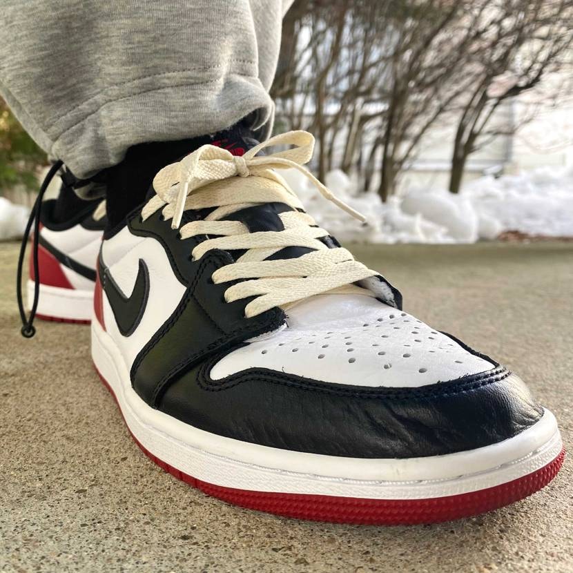 本日はAirJordan 1 Low/Black Toeでお