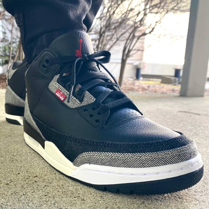 本日はLevi's × AirJordan 3/Black 