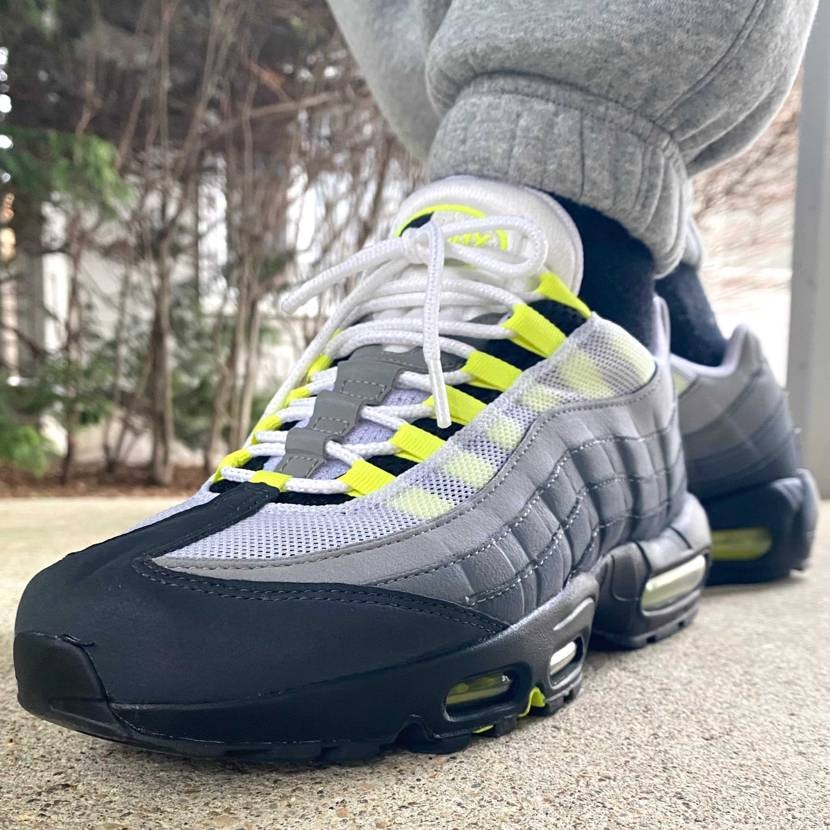本日はAirMax 95/Neon Yellow (2020)イエグラでお出かけ