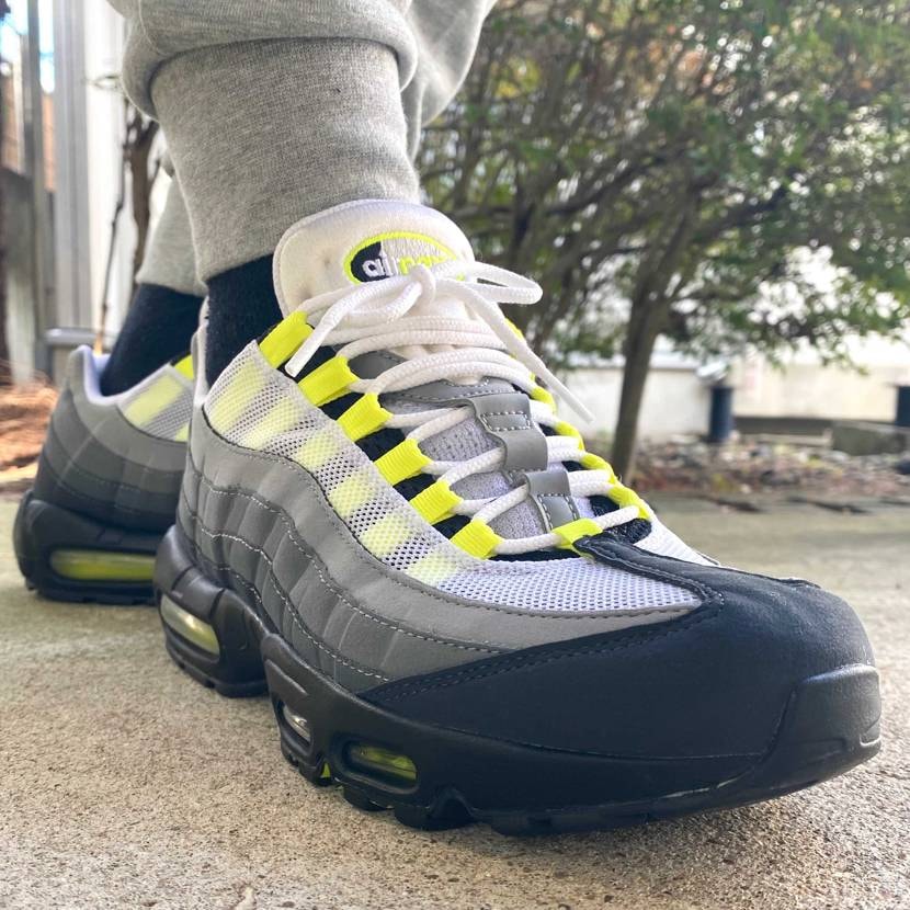 本日はAirMax 95/Neon Yellow (2020