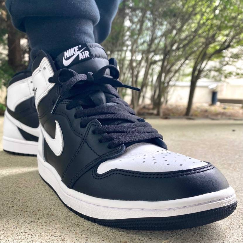 本日はAirJordan 1/Reverse Pandaでお