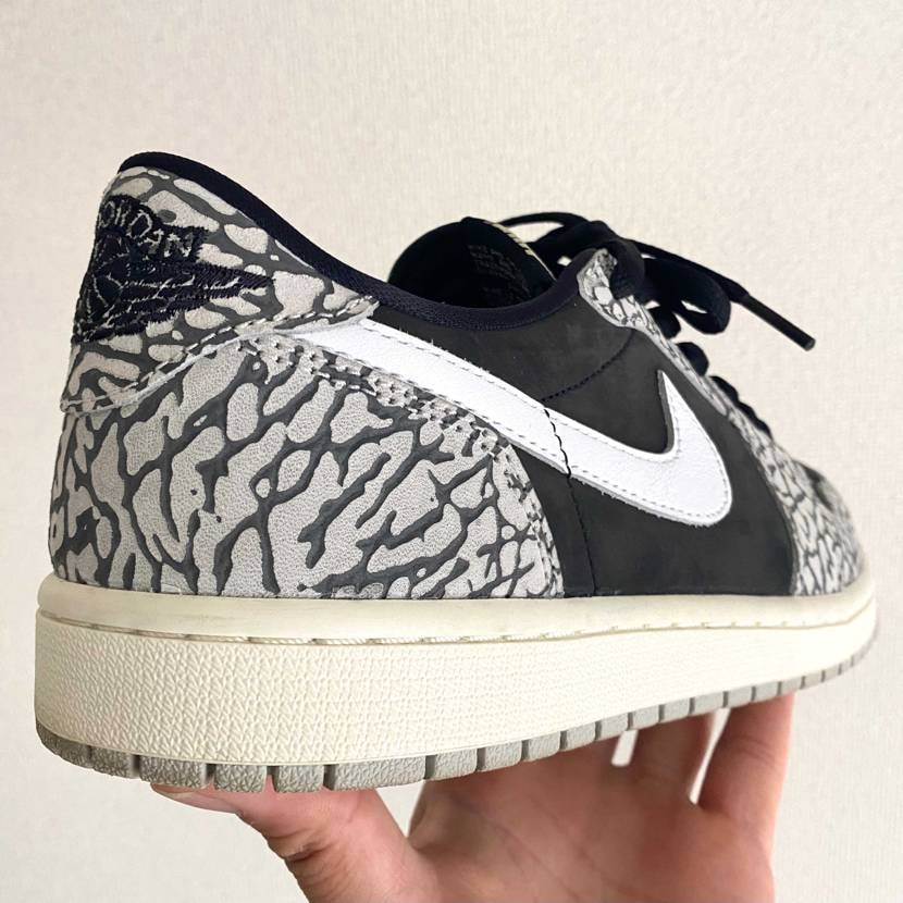 本日はAirJordan 1 Low/Black Cemen