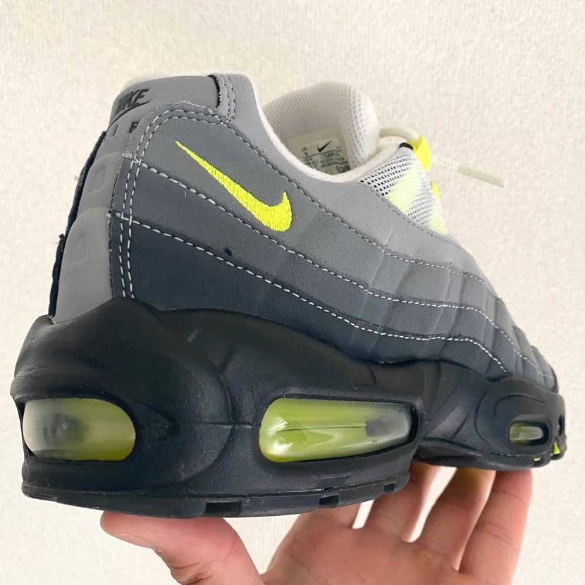 本日はAirMax 95/Neon Yellow (2020