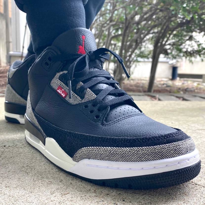 本日はLevi's × AirJordan 3/Black 