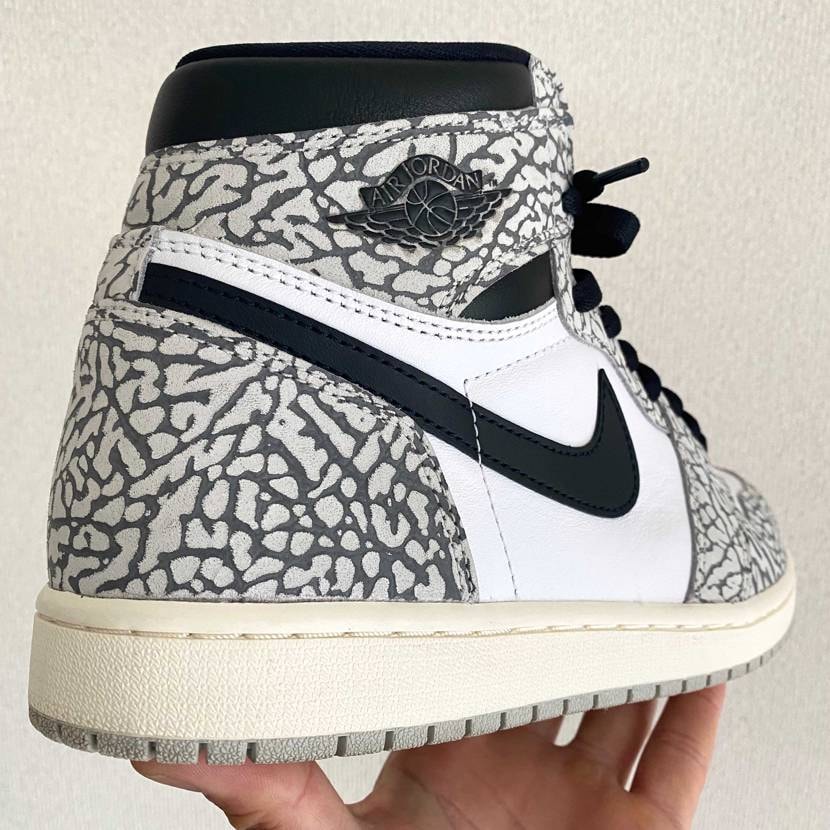 本日はAirJordan 1/White Cementでお出