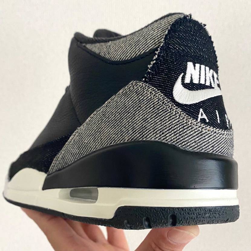 本日はLevi's × AirJordan 3/Black 