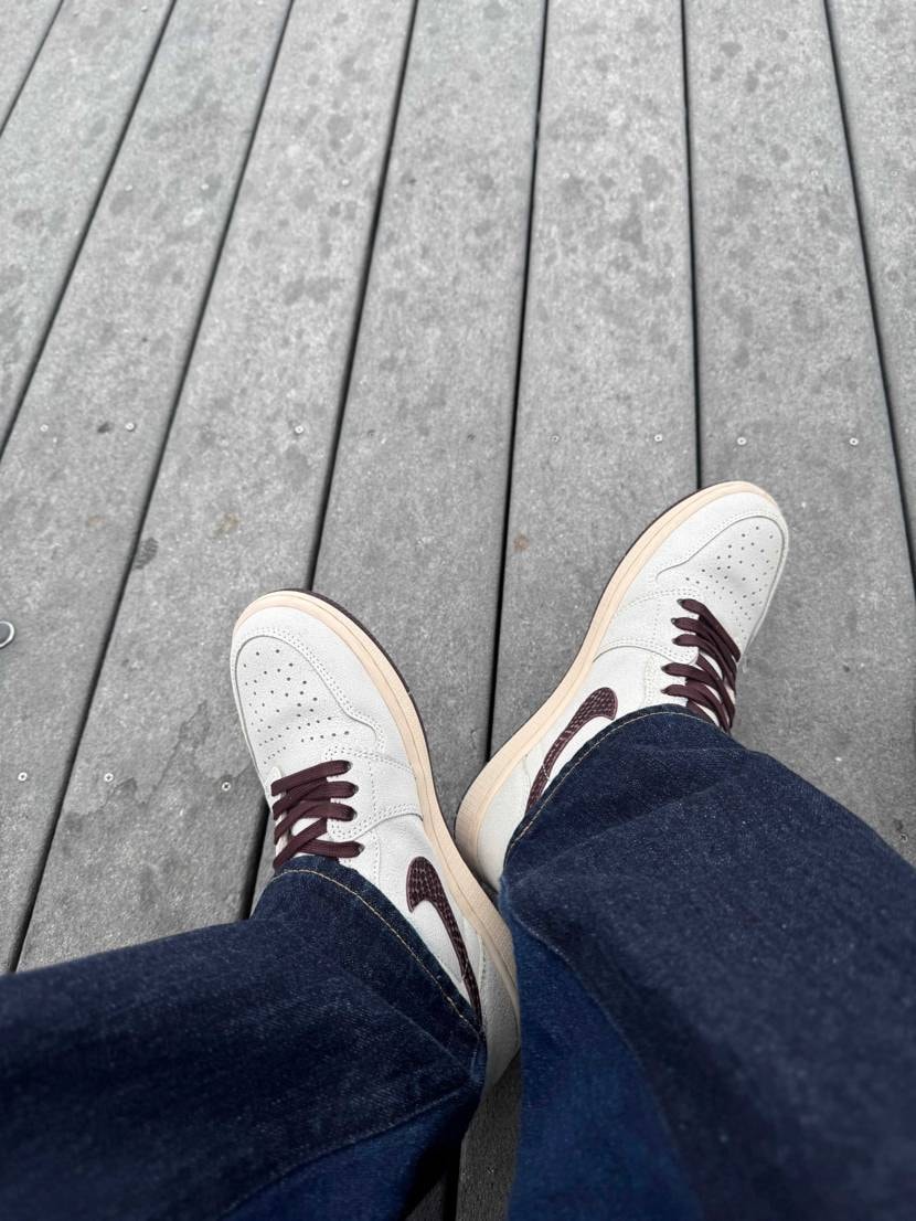 ユニバでアママニエール。
デニムの色が少し移ってしまった…
#nike #a